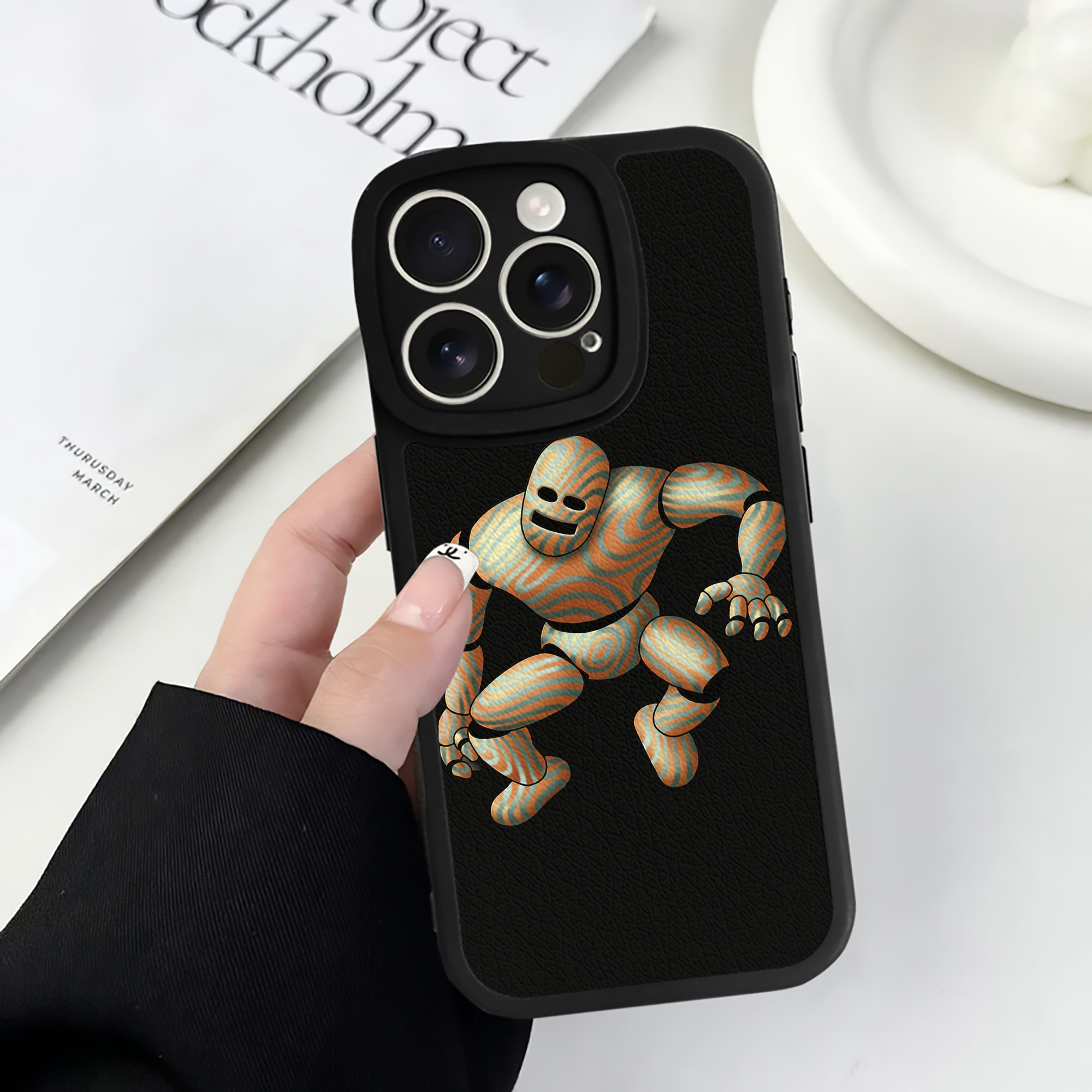 （画像用） ドラゴンクエスト Doragon Kuesuto Dragon Quest 【iPhone 16シリーズ対応】シリコンスマホケース（レザー調） 材質：シリコン